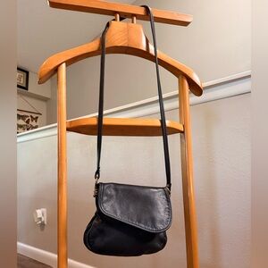 Vintage Minimalist Black Leather Frame Crossbody | USA Hardware | 70s Boutique